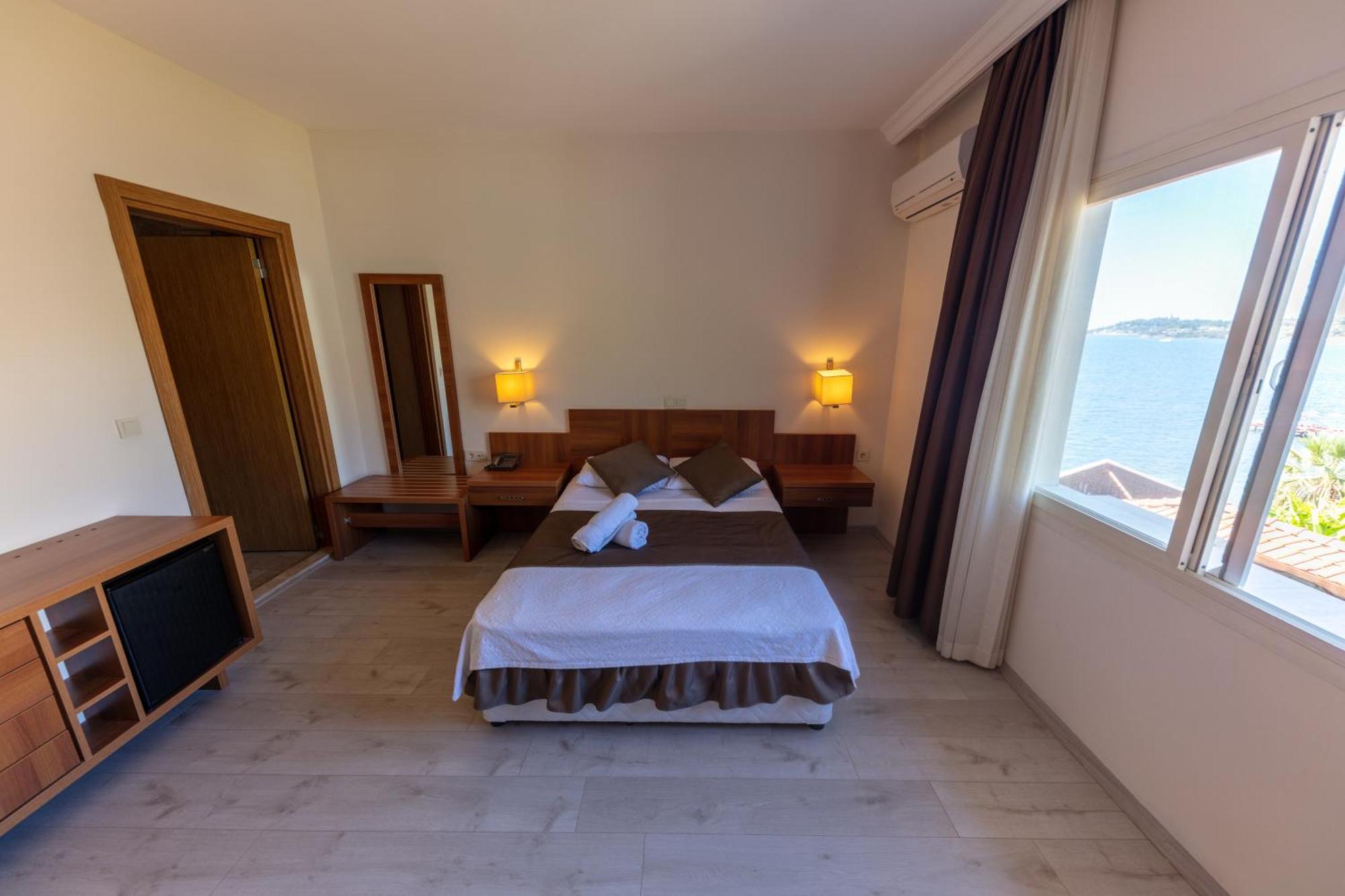 Melis Hotel คูซาดาซี ภายนอก รูปภาพ