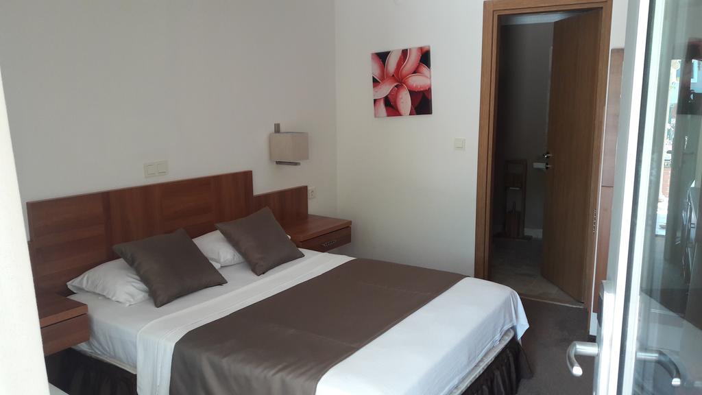 Melis Hotel คูซาดาซี ภายนอก รูปภาพ