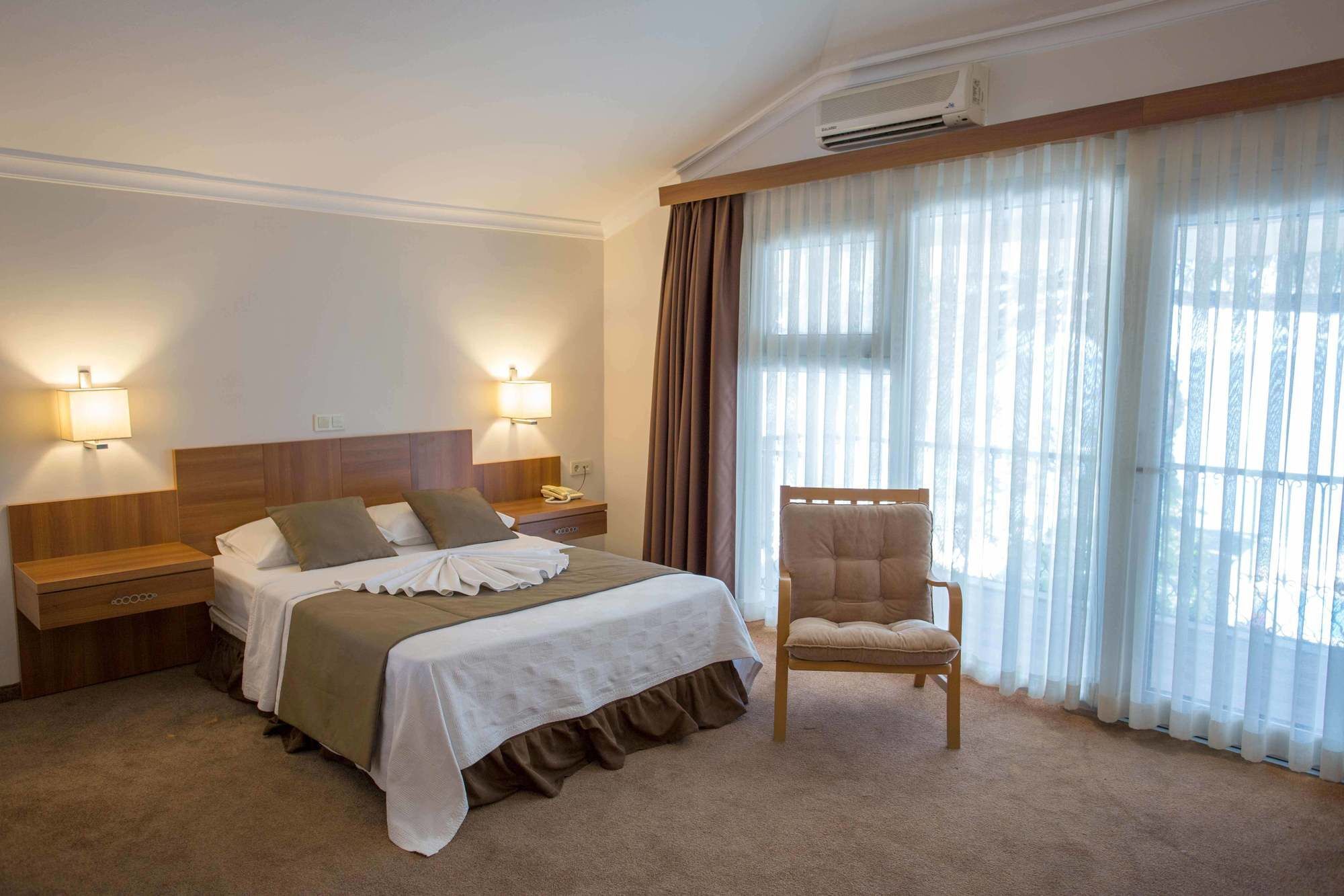 Melis Hotel คูซาดาซี ภายนอก รูปภาพ